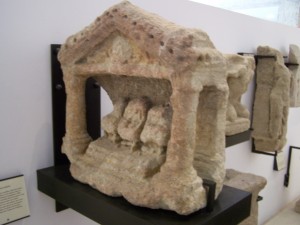 This altar depicts "Gallo-Roman" mother goddesses - Museum of Vaison-la-Romaine 